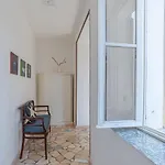 アパート Guesthost - Roomy Flat In With Small Balcony *